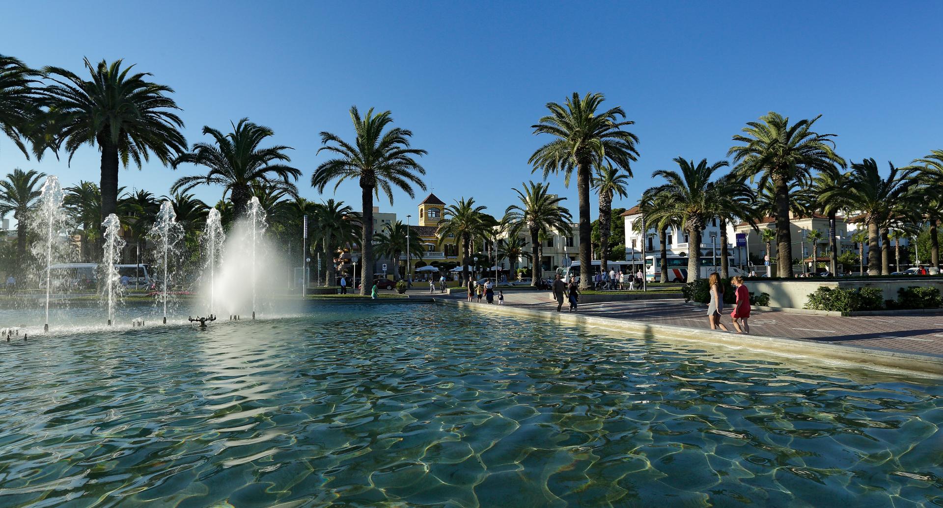 fuentes-salou-agua-palmeras-albatros-family-1675681557